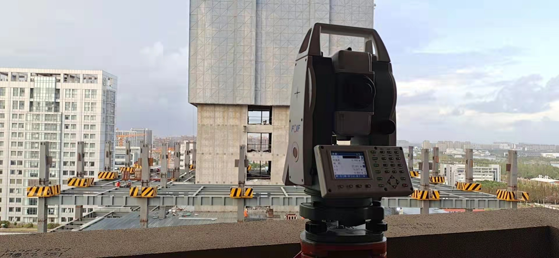 如何利用地形图确定填挖边界和估算土石方工程量？